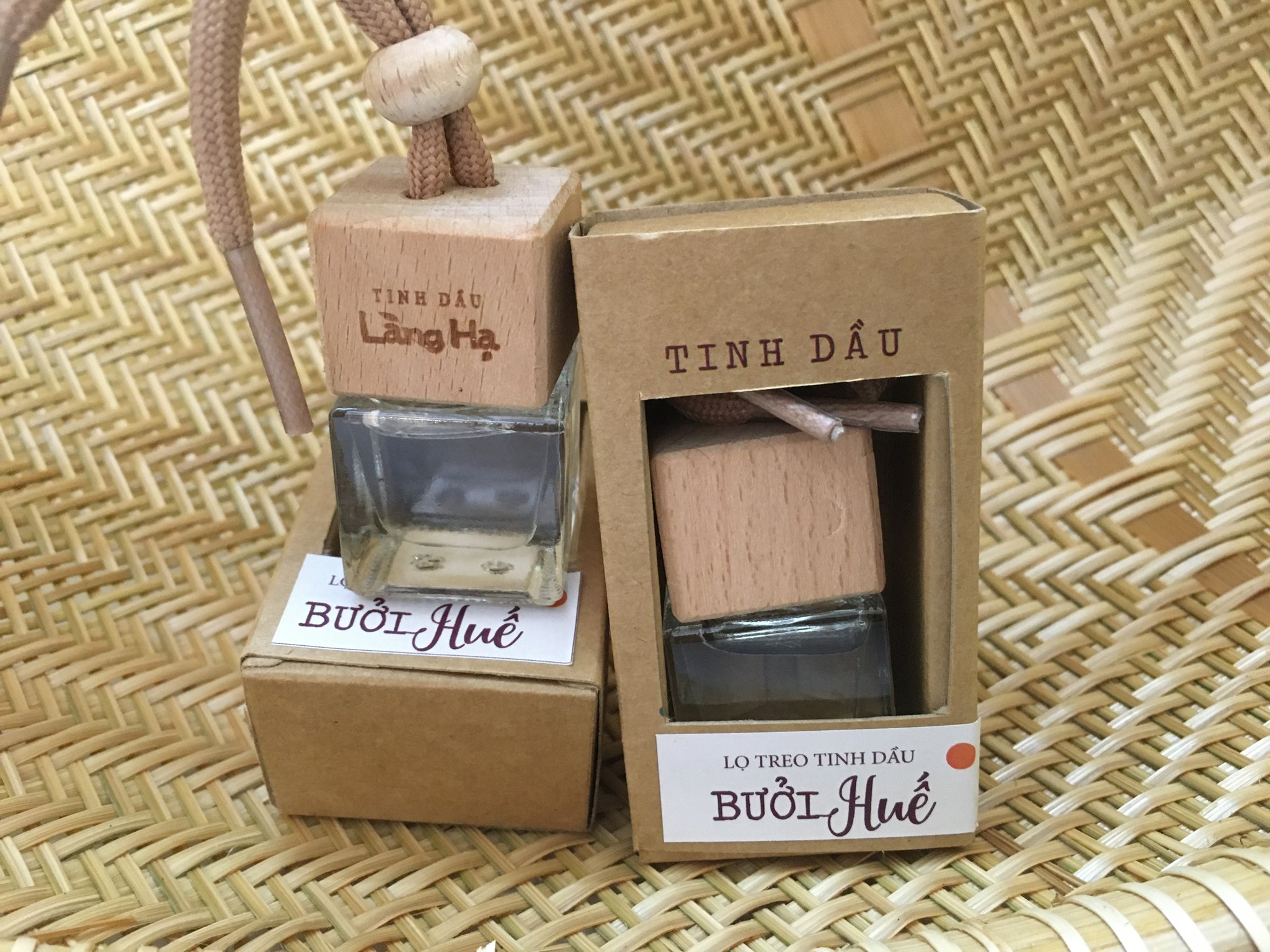 Ảnh của Tinh dầu treo xe Bưởi Huế