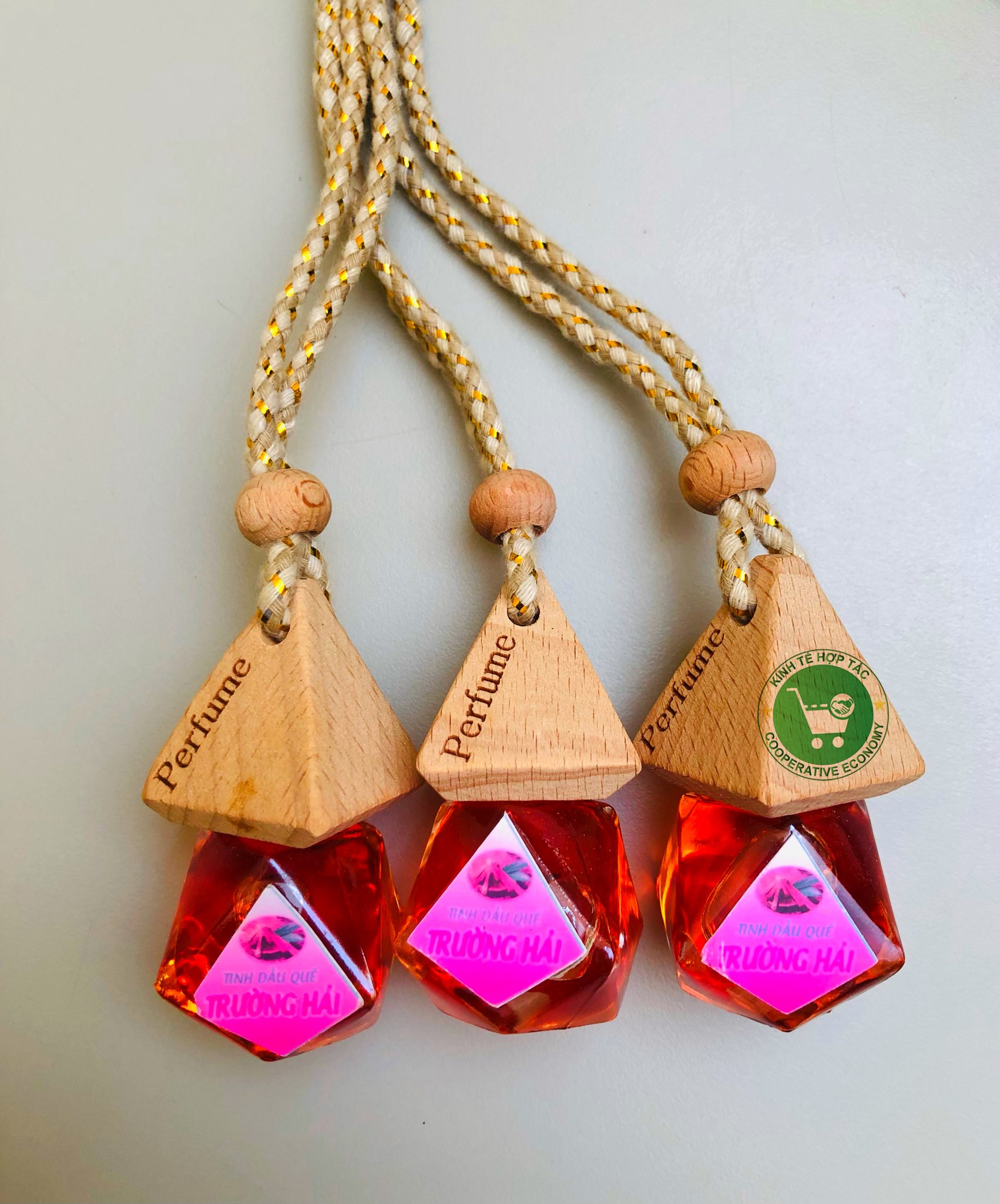 Ảnh của Tinh dầu quế treo xe Trường Hải (lọ 10ml)