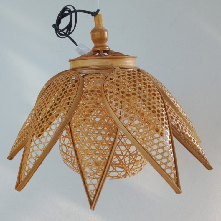 Ảnh của Đèn Bông Sen Bao La