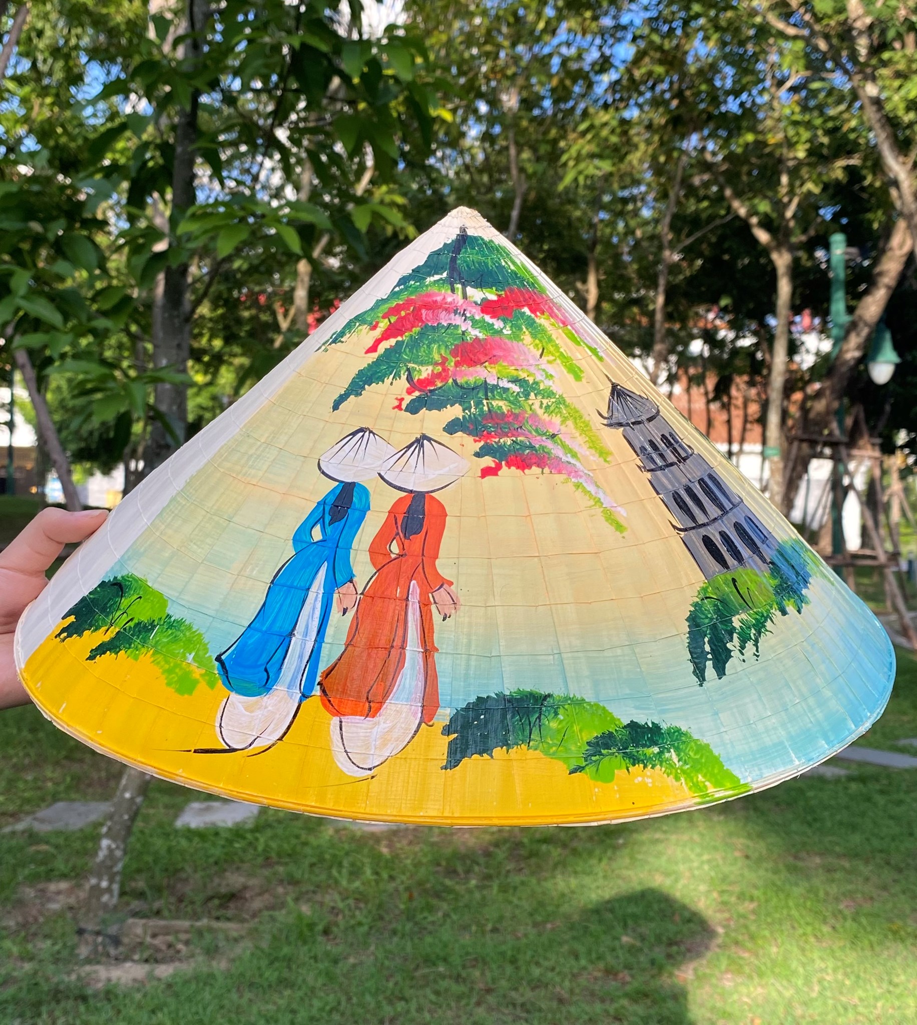 Ảnh của Nón Lá Huế Vẽ